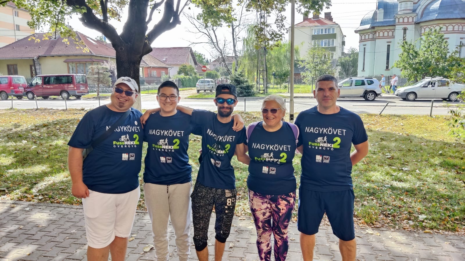 Műtött lábbal biciklizni, hogy más is gyógyulhasson