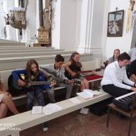 Hangszer vásárlásra kapott támogatást a  Szent Miklós Római Katolikus Plebánia