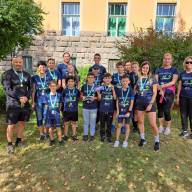 Hullahopp karikák és a kitűzött összeg túlszárnyalása